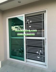 เหล็กดัดประตูบานเลื่อน เหล็กดัดประตูมุ้งลวด ราคาถูก